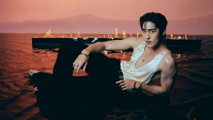 Bad boy là khái niệm chỉ những chàng trai cá tính mạnh mẽ, có chút nổi loạn và không sợ phá vỡ những chuẩn mực xã hội. Họ thường mang một vẻ ngoài mạnh mẽ và đầy quyến rũ, thu hút sự chú ý từ phái đẹp.